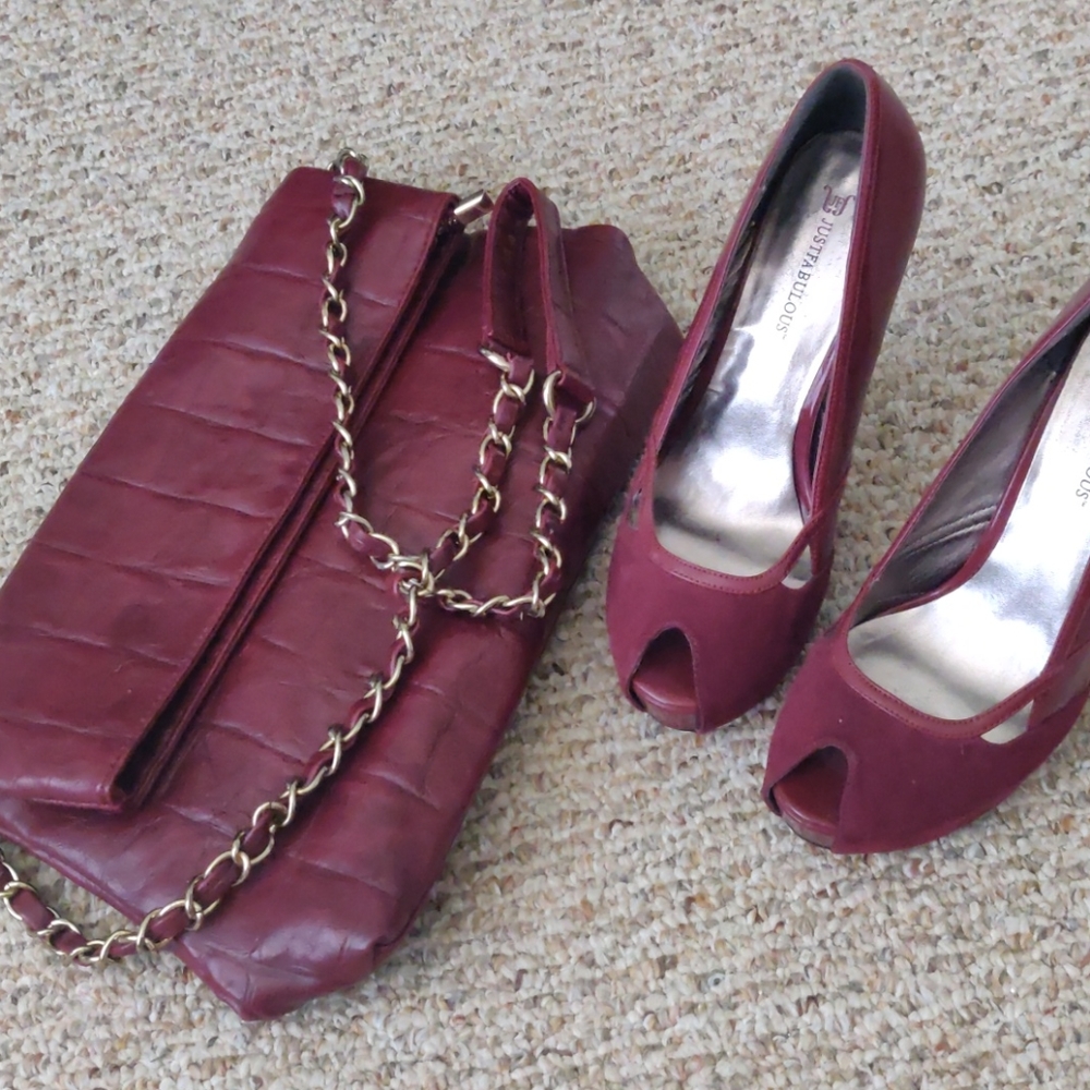 Burgandy clutch